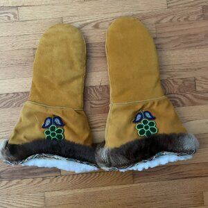 Handmade Indigenous Mittens Women's Size M/L